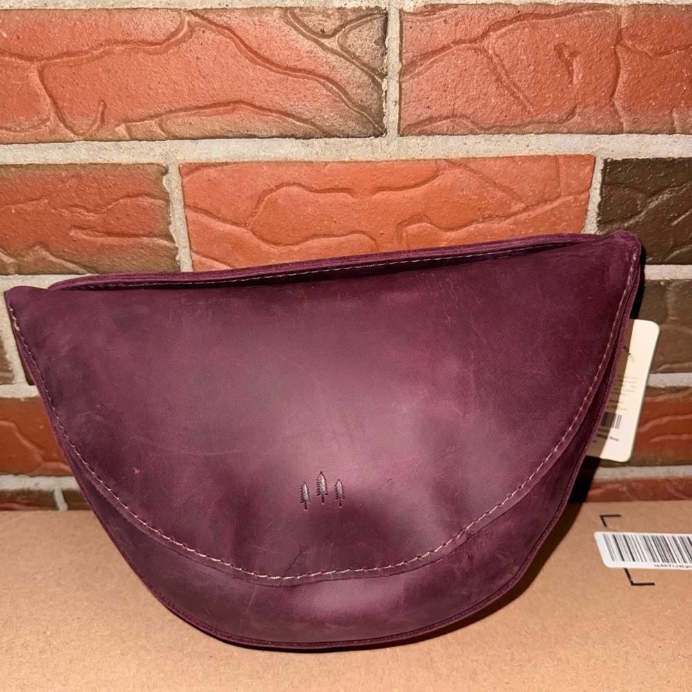Portland Leather Goods Medium Larkspur Koala BNNU